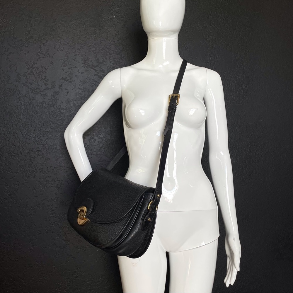 Dooney and Bourke awl black leather Saddle compartment Flap key crossbody bag - Picture 3 of 16